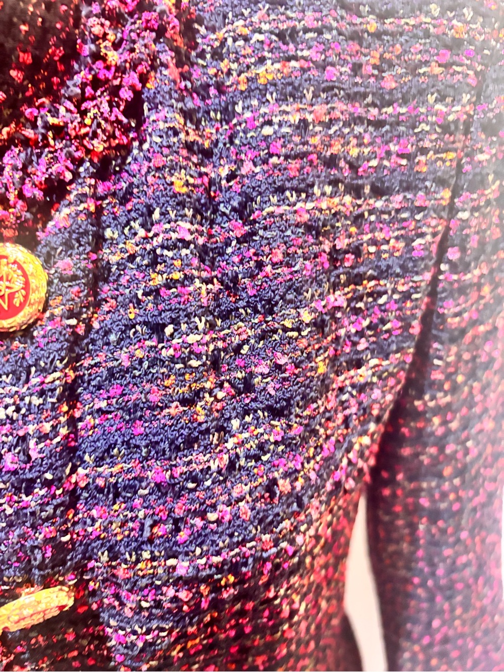 St. John Red Pink multi tweed skirt suit Bouclé Blazer Gold Buttons 12 L shimmer - Picture 4 of 9
